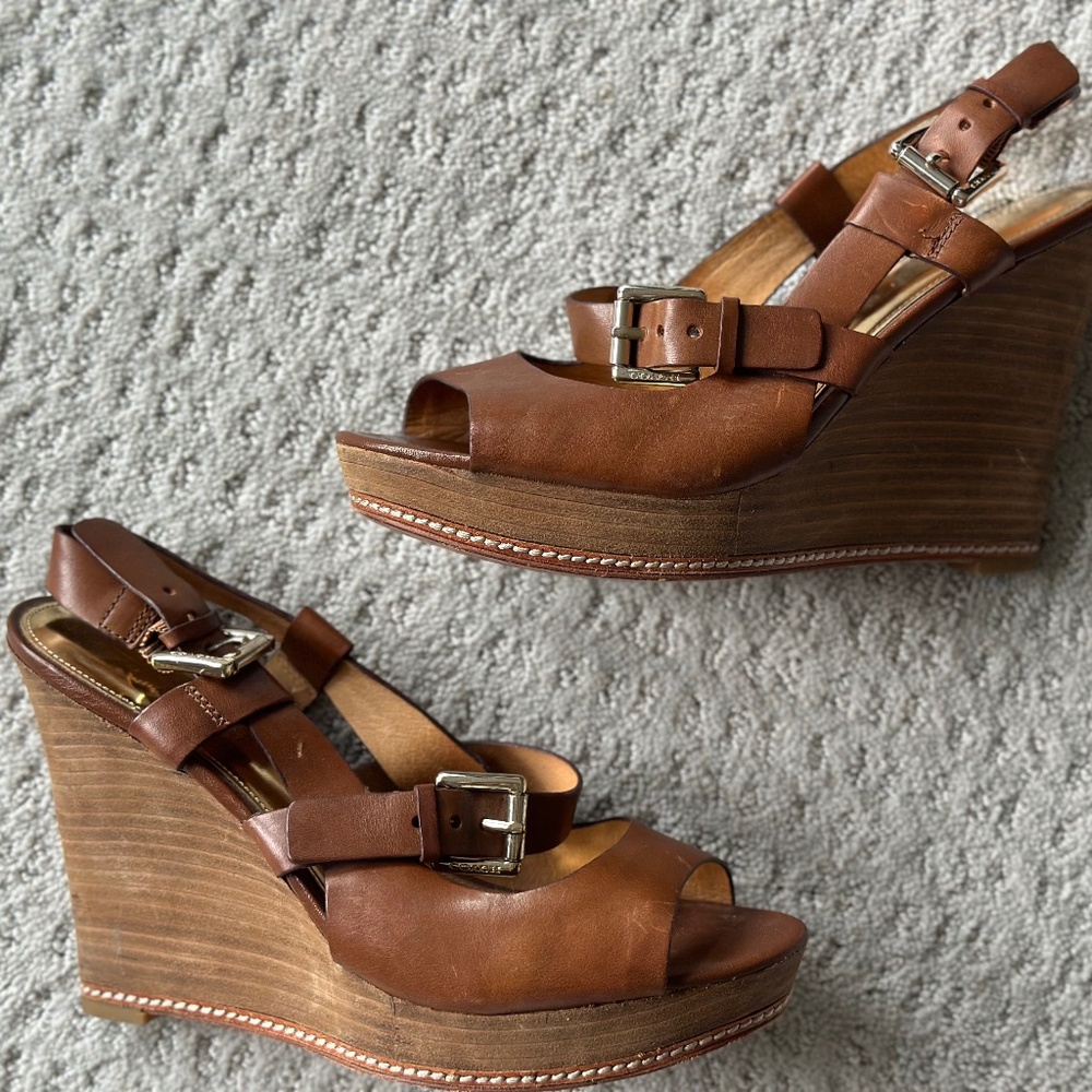Coach Mary Jo Brown women's brown leather buckle wedge size 8 - Picture 3 of 5